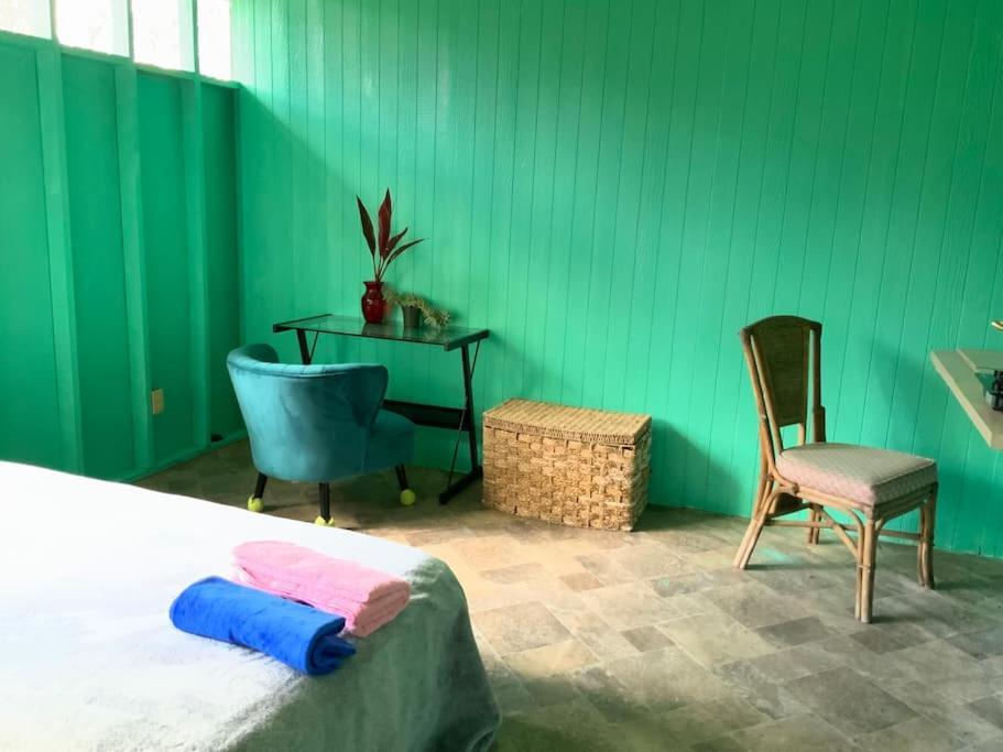 Simple Rustic Studio Deluxe Bed In Tropical Fruits Garden Hotell Mountain View Exteriör bild